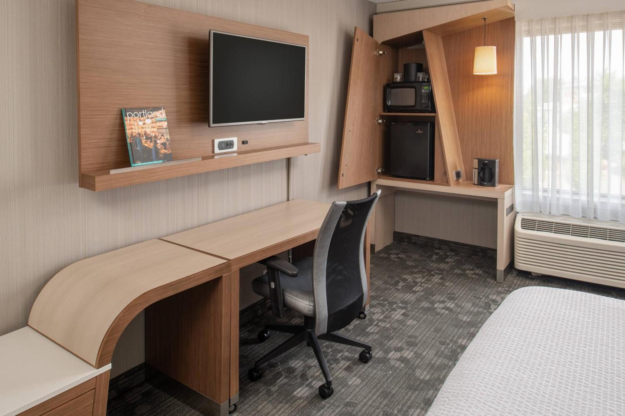 Hotel Courtyard By Marriott Portland Airport Exterior foto